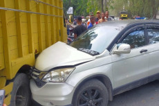 Tabrakan Beruntun, Dump...