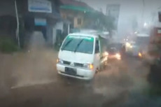 Banjir Bandang Terjang...