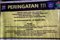 Pasang Spanduk Ancaman,...