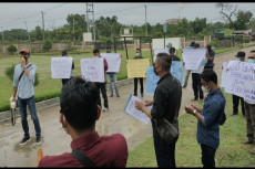 Tuntut Usut Dugaan Penyimpangan...