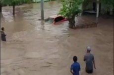 Bima Diterjang Banjir...