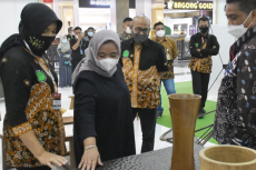 Gairahkan Pasar Mebel...