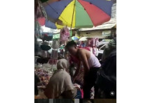 Viral Pedagang Asemka...