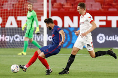 Barcelona Siap Mengancam,...