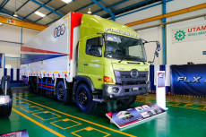 Hino Luncurkan Truk...