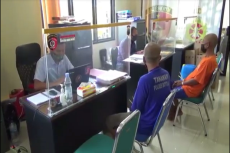Temukan Tas Anggota...