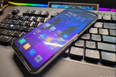 Ponsel Gaming Baru Lenovo...