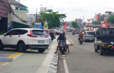 Trotoar Rp21 Miliar...
