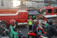 Bikin Macet Jalan, Polisi...