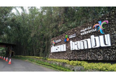 Menikmati Wisata Unggulan...