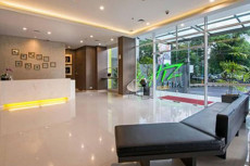 Whiz Prime Hasanuddin...