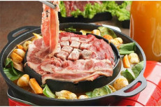 5 Perbedaan Restoran...