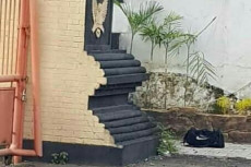 Dua Kali Diledakan,...