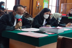 Terdakwa Dugaan Penipuan...