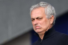 Dipecat Tottenham Hotspur,...
