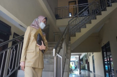 KPK Periksa Pejabat...