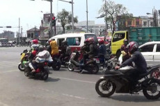 Curi Start, Sejumlah...
