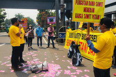 Demo KPK, Petani Minta...