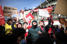 Arsenal vs Everton Diwarnai...