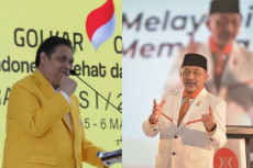 Temui Ketum Golkar Airlangga...