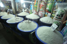 Waspada! Harga Beras...