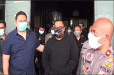 Ejek dan Hina Pengunjung...
