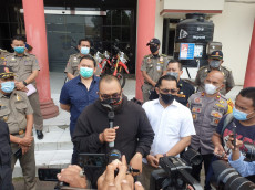 Pria yang Hina dan Olok-olok...