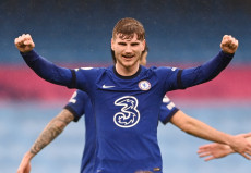 Chelsea Disarankan Simpan...
