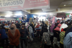 Pasar Tanah Abang Kembali...