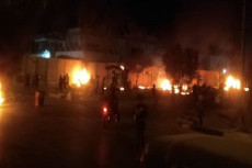 Demonstran Irak Mengamuk...