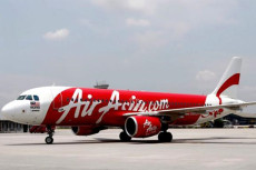 AirAsia Prediksi Penerbangan...