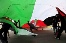 Palestina Semakin Genting,...
