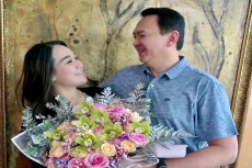 Istri Ulang Tahun Hari...