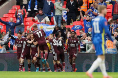 Kalahkan Chelsea, Leicester...