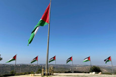 70% Negara Akui Palestina,...