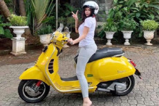 Berpose Cantik di Atas...