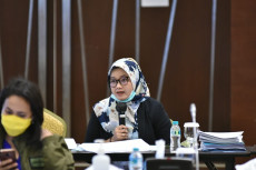 PKB Minta OJK Perketat...