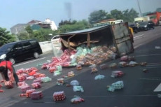 Mobil Box Minuman Kemasan...