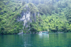 Batu Gantung dan Parapat,...