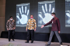 Bank Mandiri Permudah...