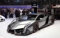 Ingin Punya Lamborghini,...