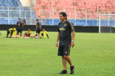 Pelatih Eduardo Almeida...