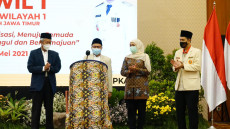 Dukung Khofifah Tangani...