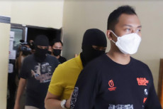 Polisi Masih Kejar Pemasok...