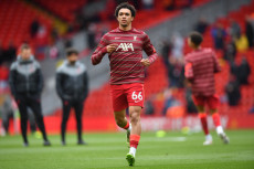 Bakal Depak Alexander-Arnold...