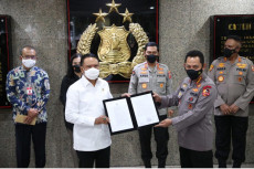 Kelompok Milenial Sambut...