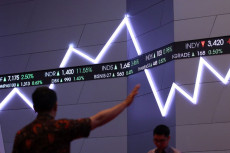 Ditopang Saham MNC Bank,...