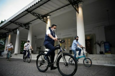 Anies: Idealnya Jakarta...