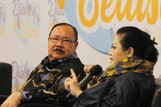 Wakil Rektor: Connie...