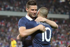 Unjuk Keakraban, Giroud...